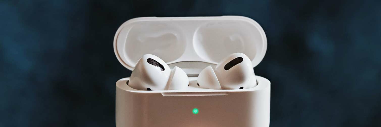 Jak zkontrolovat nabití AirPods? - icoola.cz - fotografie 1 